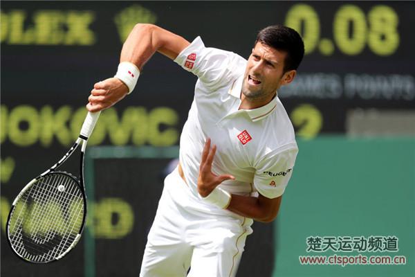 网球发球扣腕的5个要点